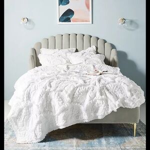 King Size Anthropologie Rivulets Quilt in White, Pillow shams included.
